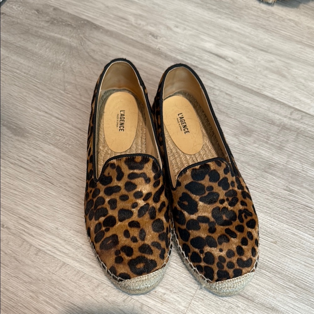 Leopard Print Espadrilles with Textured Material and Rounded Toe